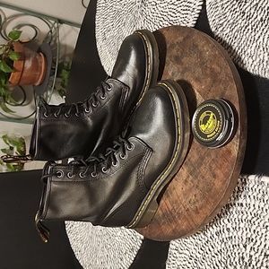Dr. Martens Nappa Leather 1460 W Size 8 Beautiful Boots